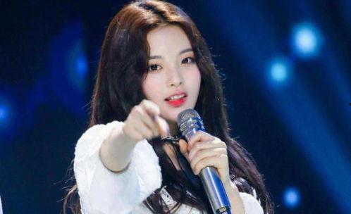 娱乐吃瓜酱杨超越,从娱乐吃瓜酱到现象级明星的蜕变之路